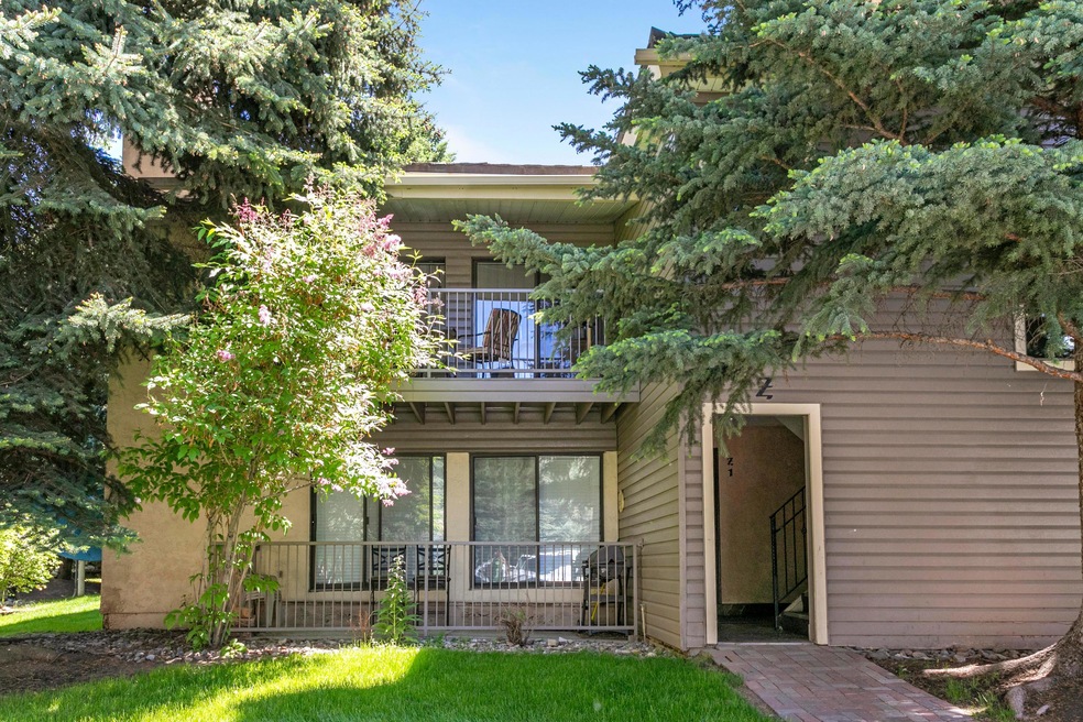 179 Lake St Z2-001
