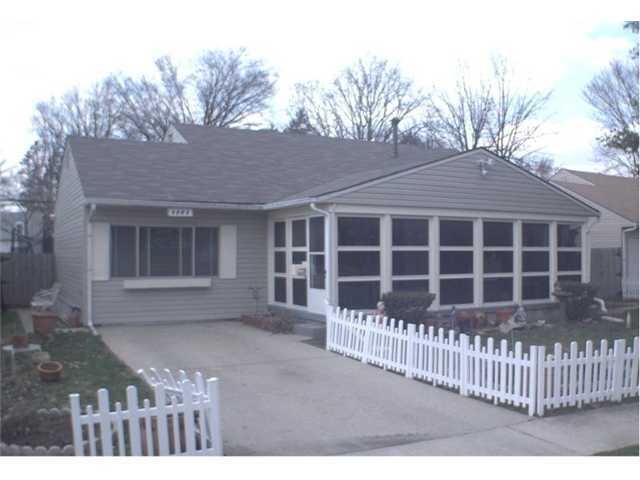 1083 Lockwood Rd, Columbus, OH 43227 - photo 1