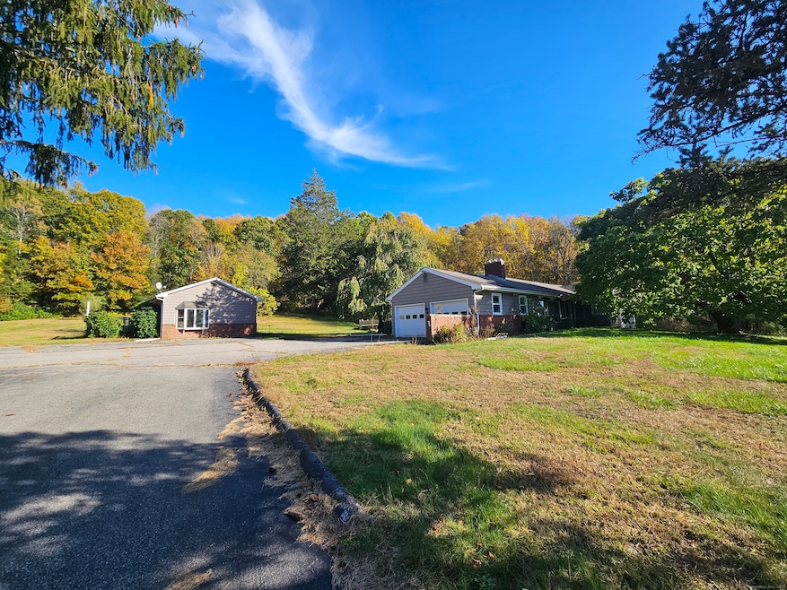 146 Lathrop Rd, Plainfield, CT 06374 - photo 1