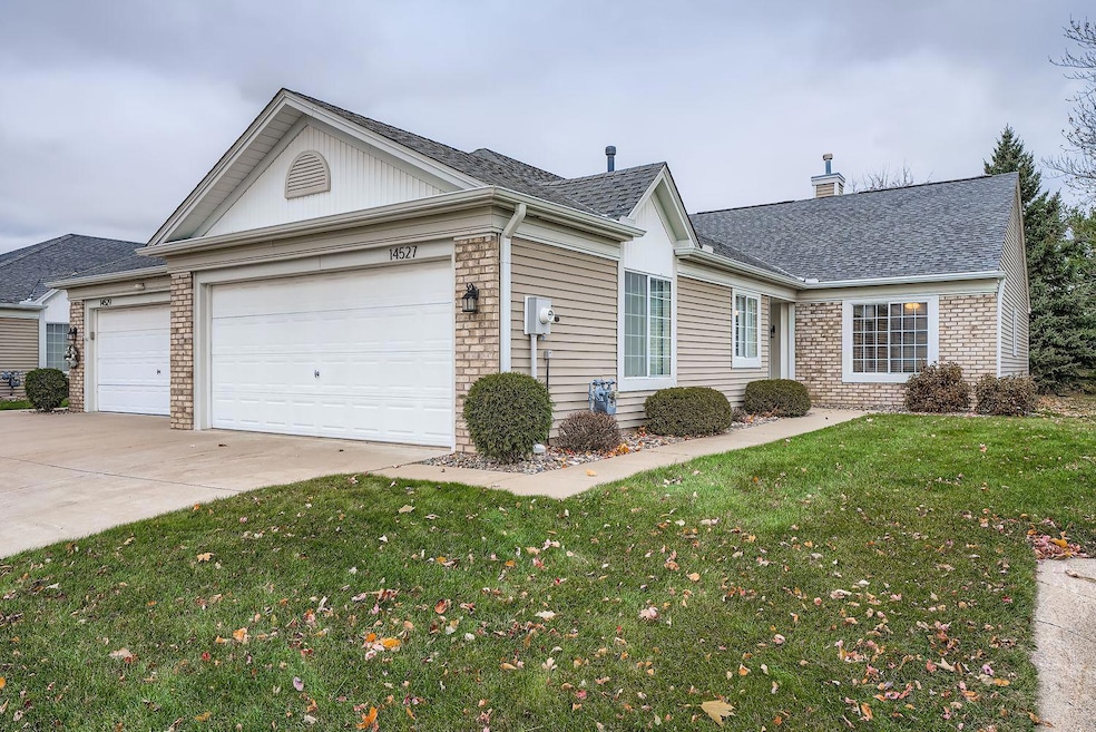 14527 Eureka Ct, Saint Paul, MN 55124 - photo 1