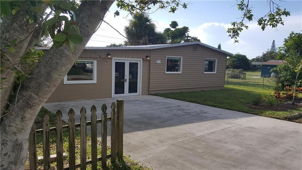 1836 NE 22nd Dr, Jensen Beach, FL 34957 - photo 1