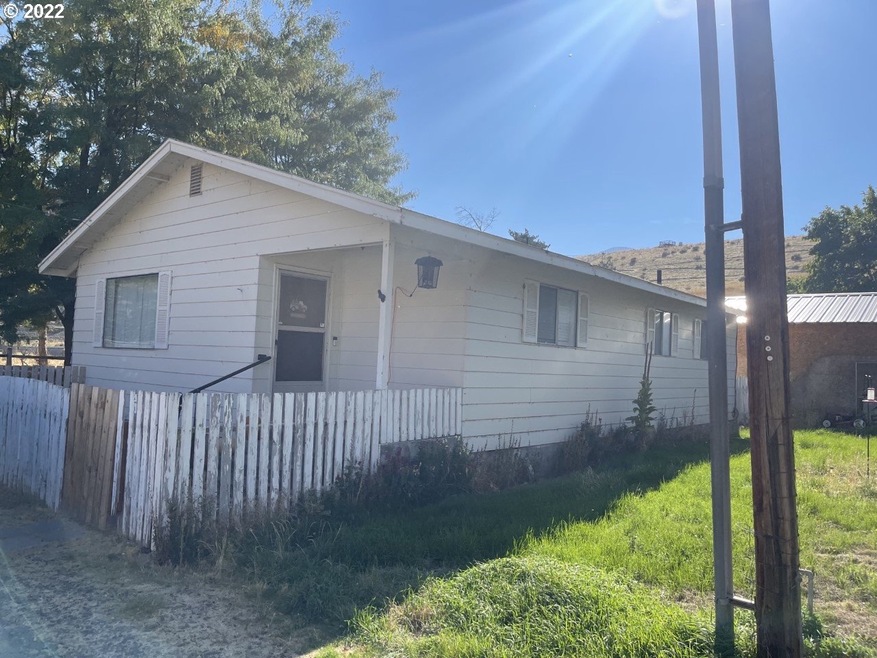 620 S Alfalfa St, Heppner, OR 97836 - photo 1