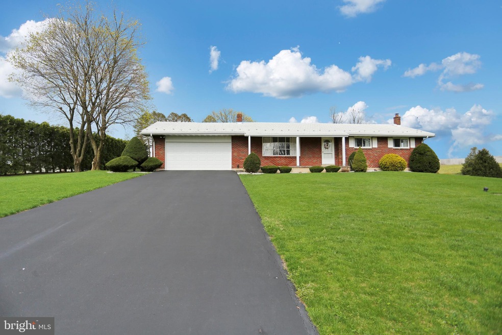 394 Allendale Rd, Shoemakersville, PA 19555 - photo 1