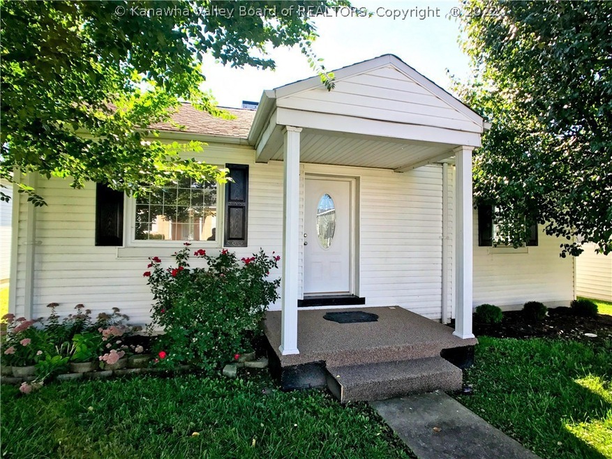 438 19th St, Dunbar, WV 25064 - photo 1