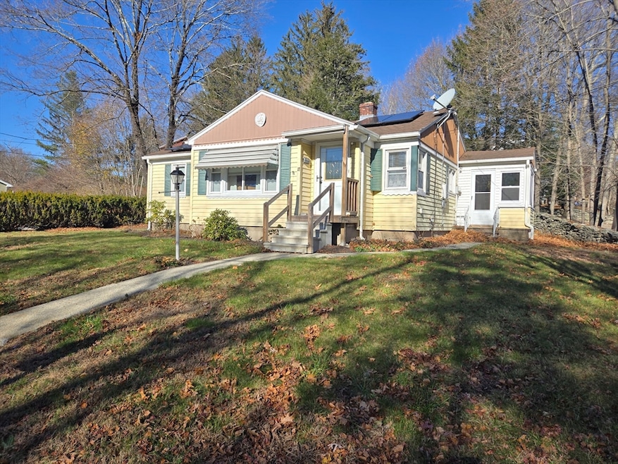 18 Fairview Ave, Dudley, MA 01571 - photo 1