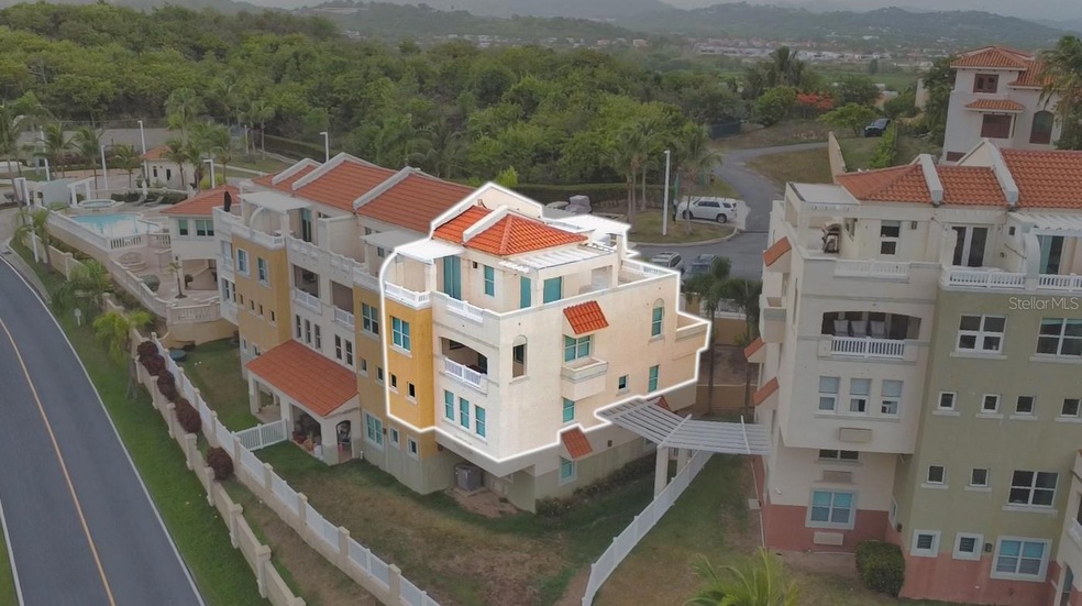 285 Palmas Inn Way Corner SE unit 1301, HuMacAo, PR 00791 - photo 1