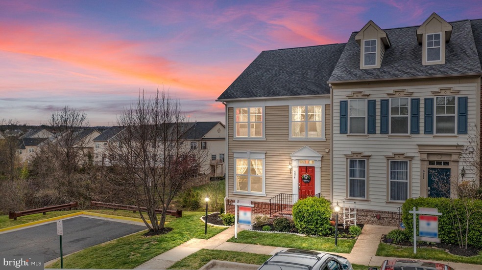 9074 Marble Falls Ct, Bristow, VA 20136 - photo 1