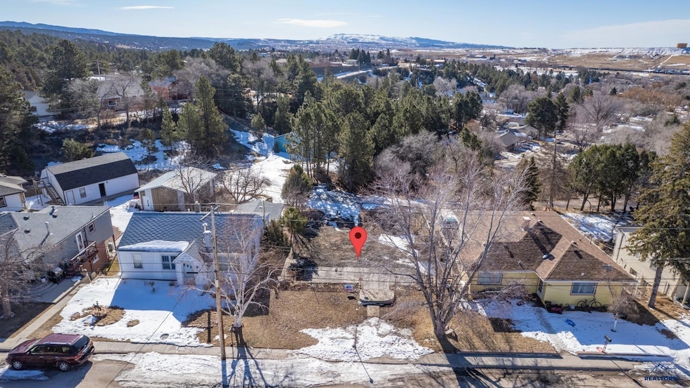 236 E Warwick St, Newcastle, WY 82701 - photo 1