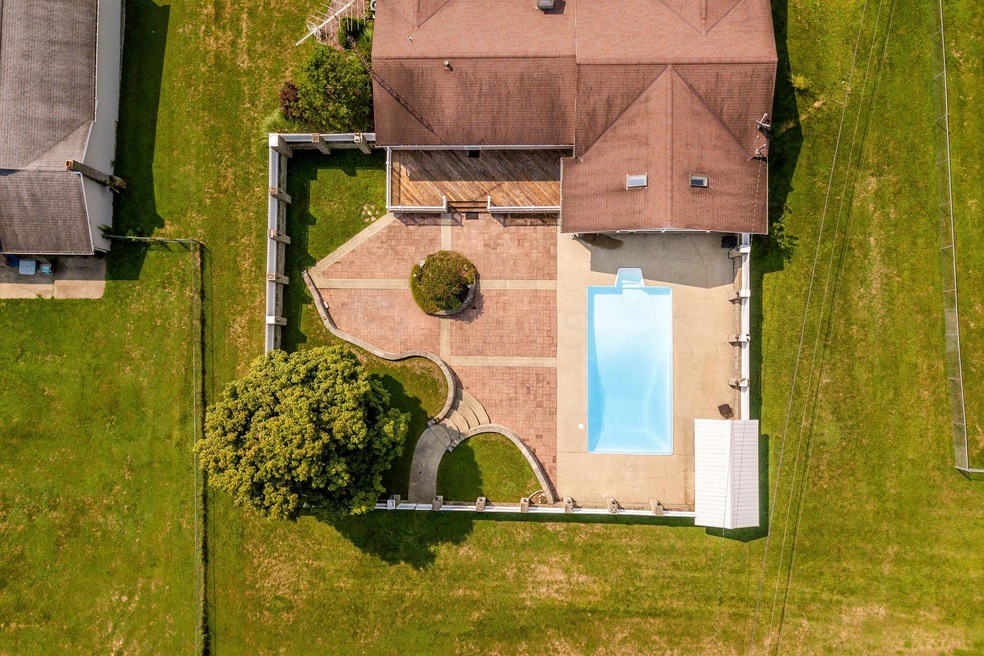 43 Areal pool area