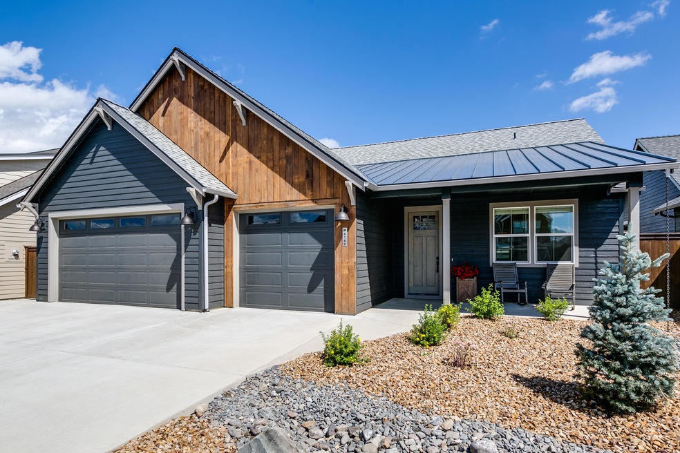 4355 SW Badger Creek Dr, Redmond, OR 97756 - photo 1