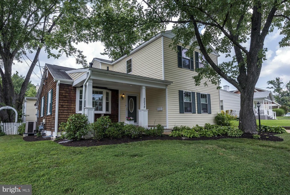 2212 Boxwood Dr, Falls Church, VA 22043 - photo 1