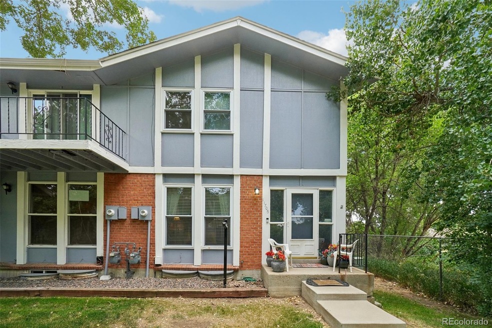 11705 E Canal Dr, Aurora, CO 80011 - photo 1