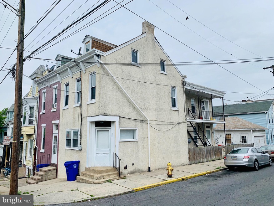 1233 Spring St, Reading, PA 19604 - photo 1