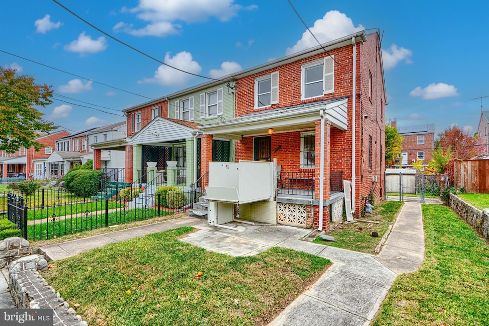 1904 U Place SE, Washington, DC 20020 - photo 1