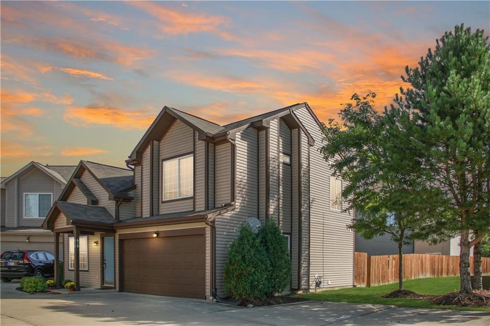 610 Stobus Dr, Greenwood, IN 46143 - photo 1