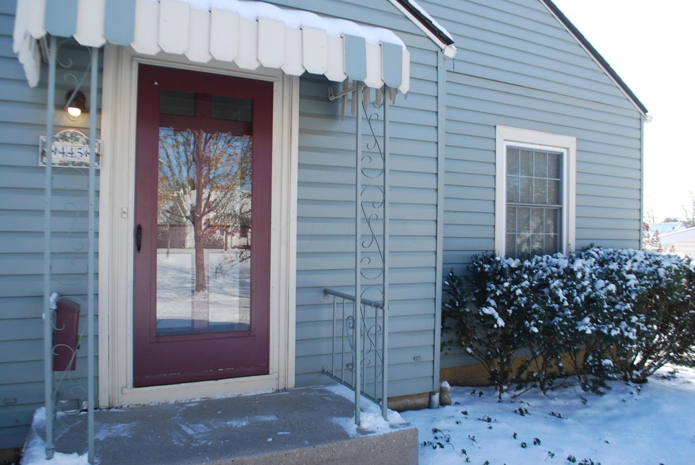 445 E Jeffrey Place, Columbus, OH 43214 - photo 1