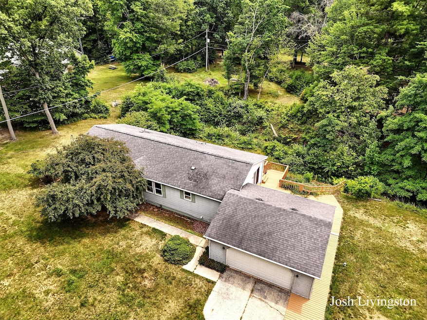 6306 E Carrigan Dr, Newaygo, MI 49337 - photo 1