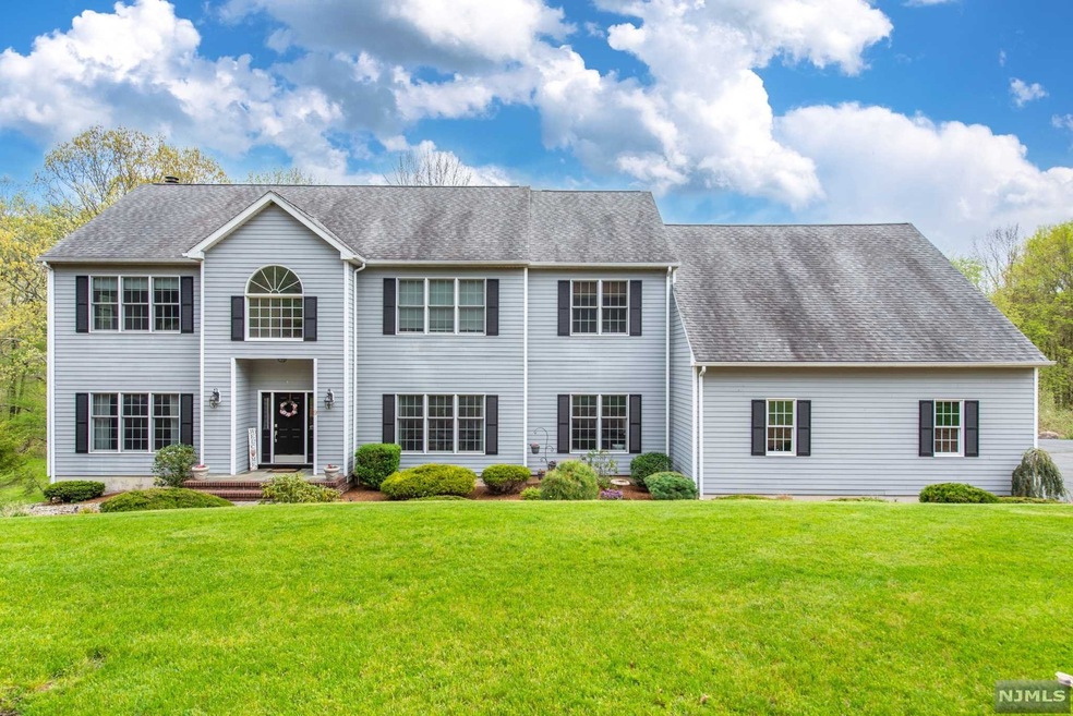 9 Hidden Hills Rd, Oak Ridge, NJ 07438 - photo 1