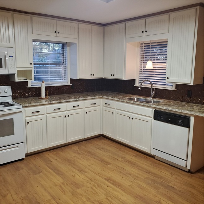 1116 Allen St, Rosenberg, TX 77471 - photo 1