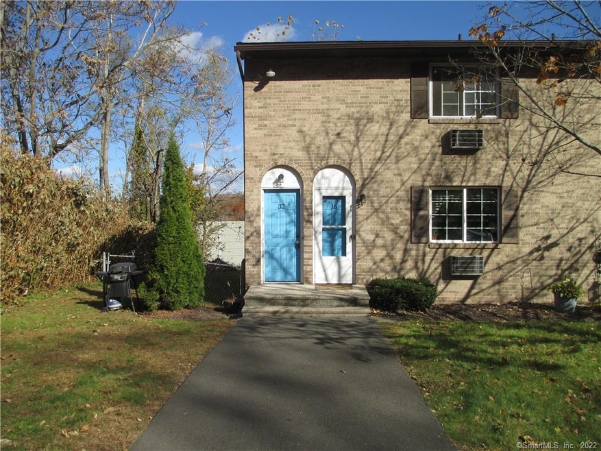 35 Mountain Village Rd unit 32, Waterbury, CT 06706 - photo 1