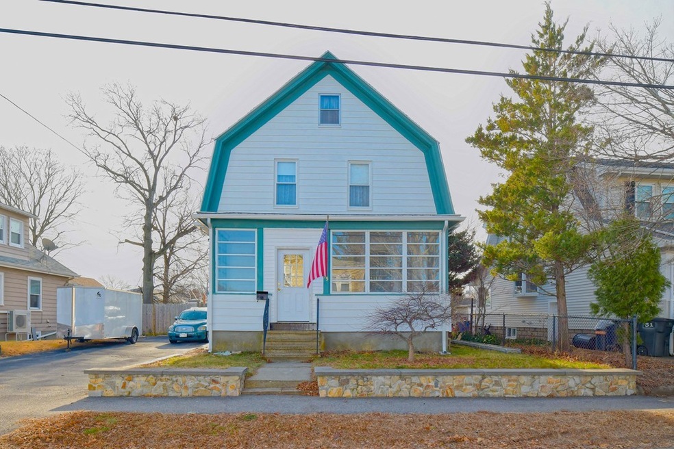 55 Pelican Rd, Quincy, MA 02169 - photo 1