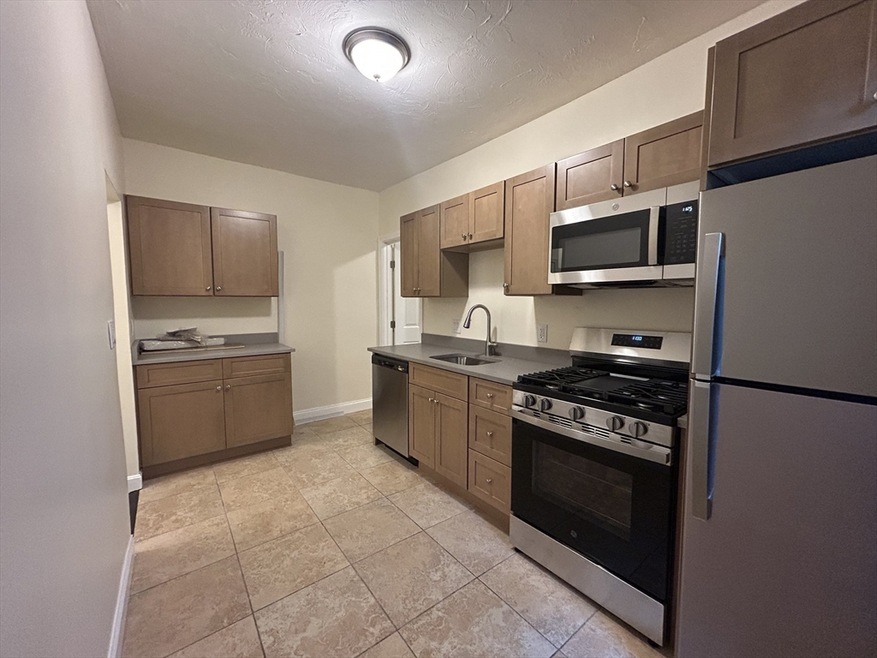 435 Walnut Ave unit 6, Roxbury, MA 02119 - photo 1