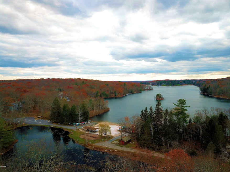 805 Widgeon Ct, Hawley, PA 18428 - photo 1