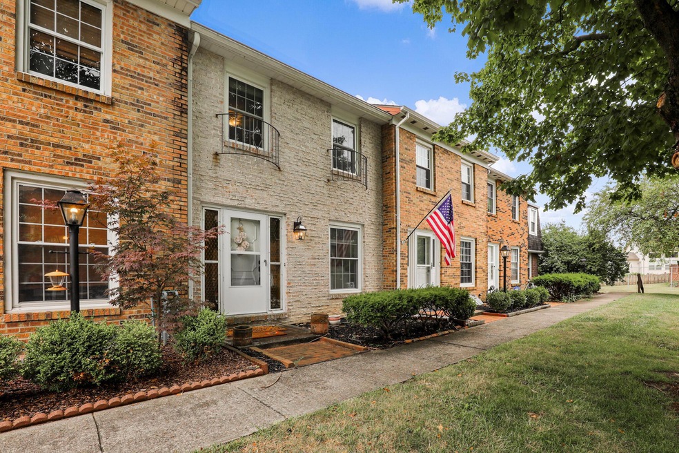 568 Pamlico St unit W-11, Columbus, OH 43228 - photo 1