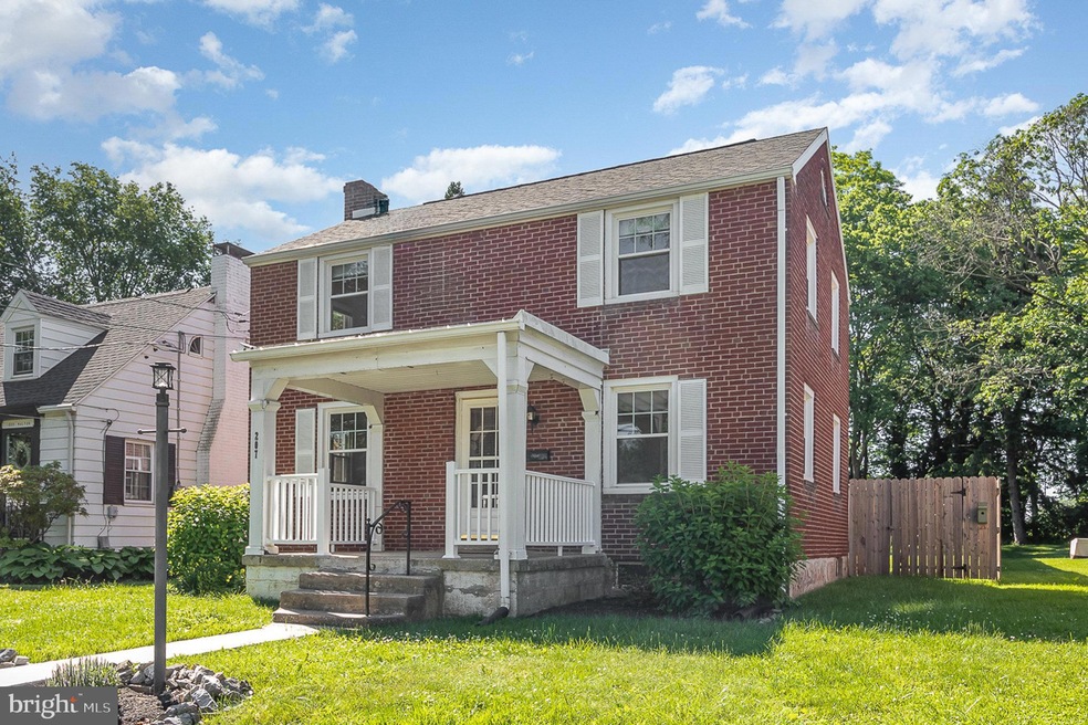 207 Walton St, Lemoyne, PA 17043 - photo 1