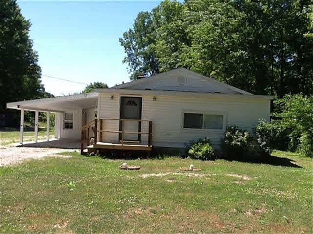 6509 Hivon Rd, Carleton, MI 48117 - photo 1