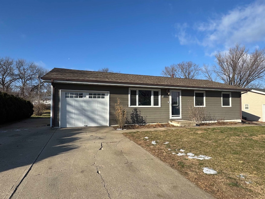 110 Linwood Ln, Norfolk, NE 68701 - photo 1