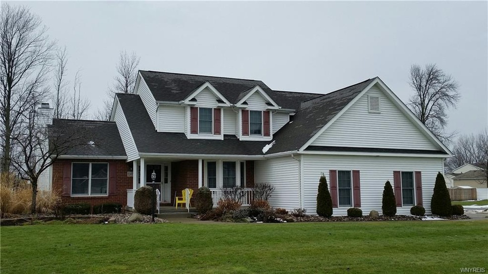 7342 Balla Dr, North Tonawanda, NY 14120 - photo 1