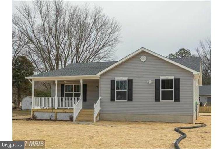 19 Nicholson Dr, Colonial Beach, VA 22443 - photo 1