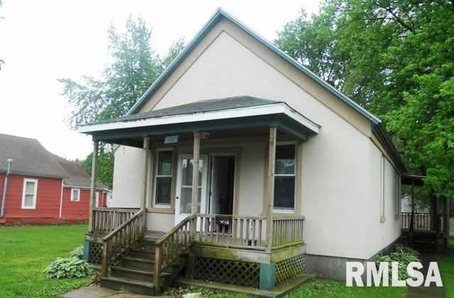 621 Oklahoma Ave, Lincoln, IL 62656 - photo 1