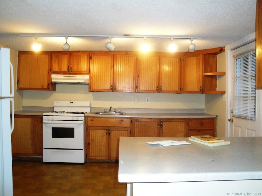 22 Belden Ct unit 2, New London, CT 06320 - photo 1