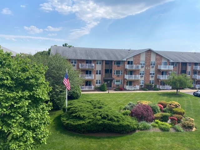 23 Bullocks Point Ave unit 8C, Riverside, RI 02915 - photo 1