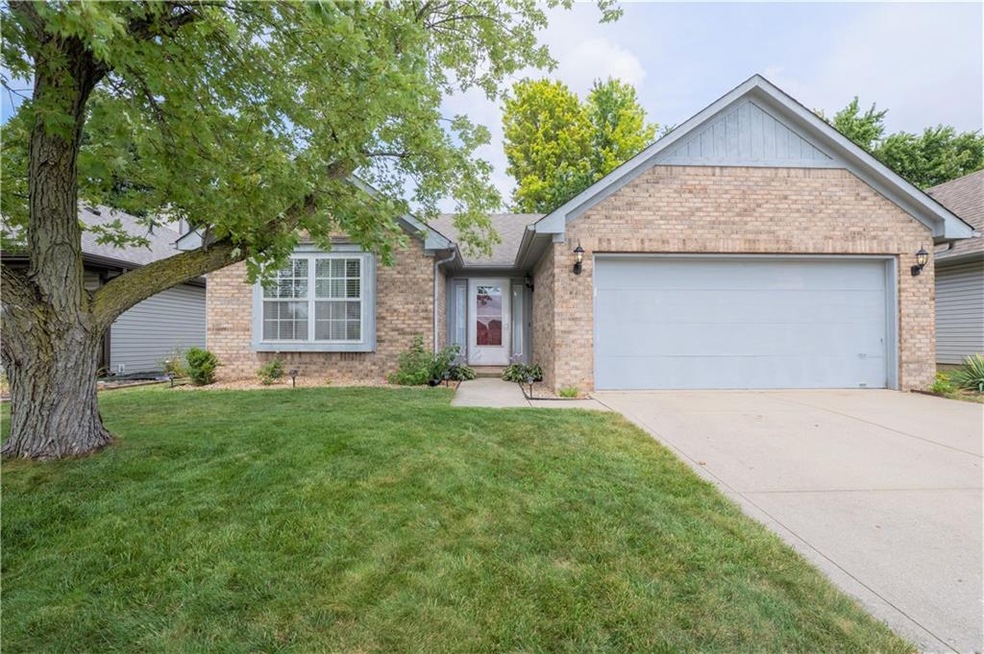 182 Tracy Ridge Blvd, Whiteland, IN 46184 - photo 1