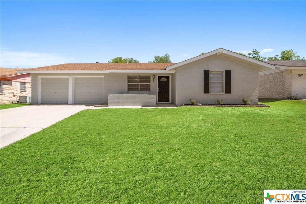 927 Holly St, Copperas Cove, TX 76522 - photo 1