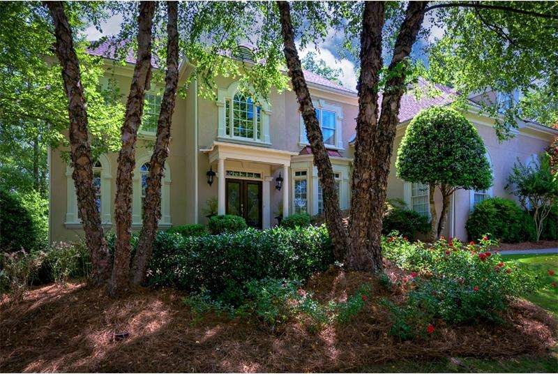 Gorgeous hardcoat Stucco home in sought after Fall