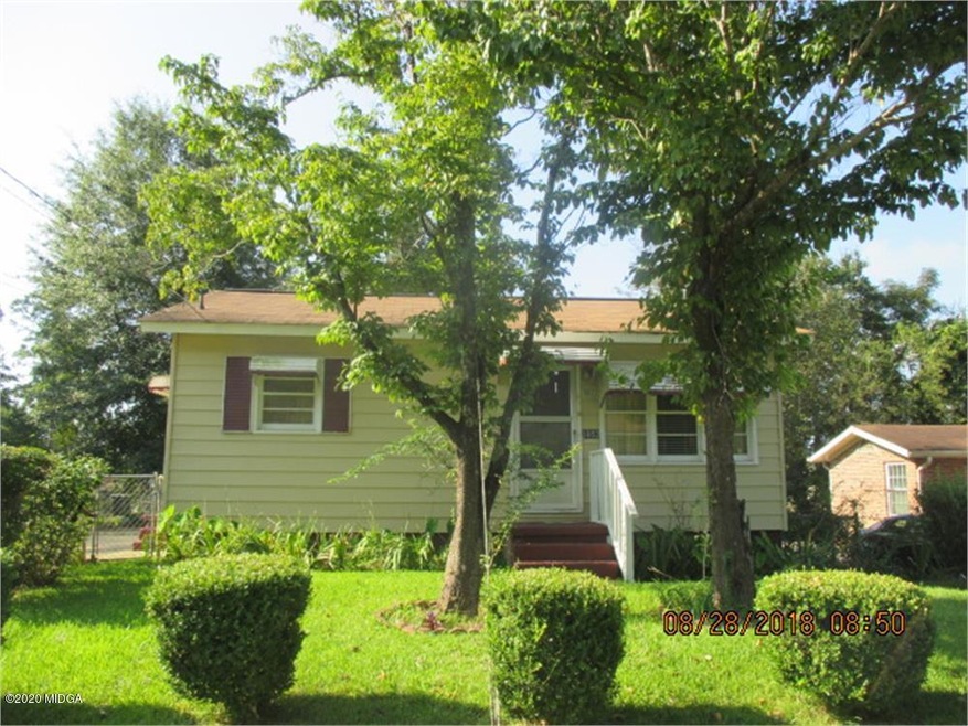 1057 Haywood Rd, Macon, GA 31211 - photo 1