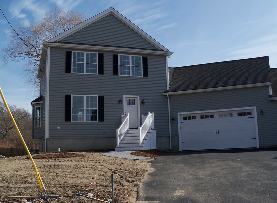 34 1/2 Briggs St unit 2, Taunton, MA 02780 - photo 1