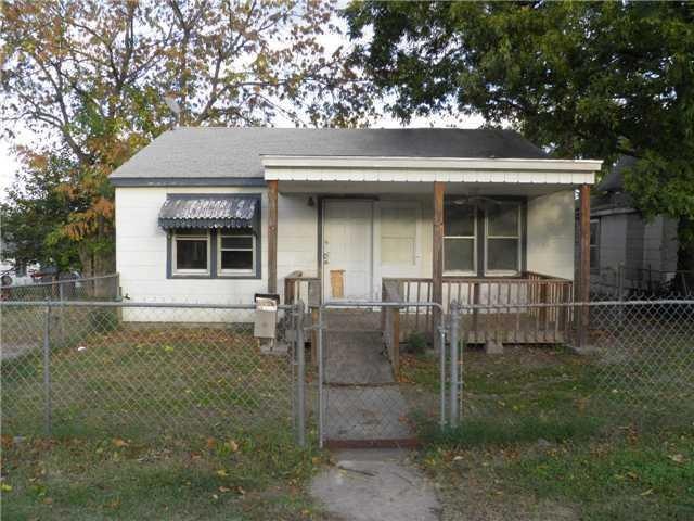 627 N Hobson Ave, Shawnee, OK 74801 - photo 1