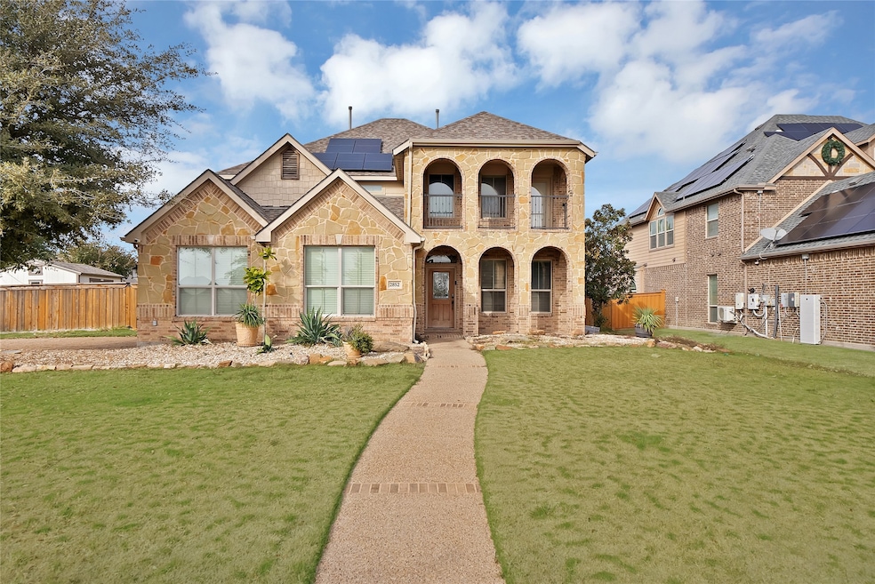 2852 England Pkwy, Grand Prairie, TX 75054 - photo 1