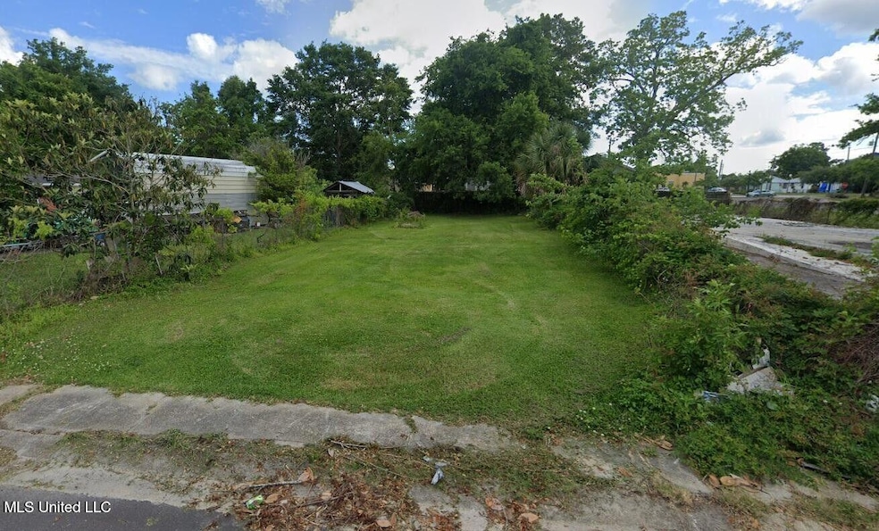 532 Jefferson St, Biloxi, MS 39530 - photo 1