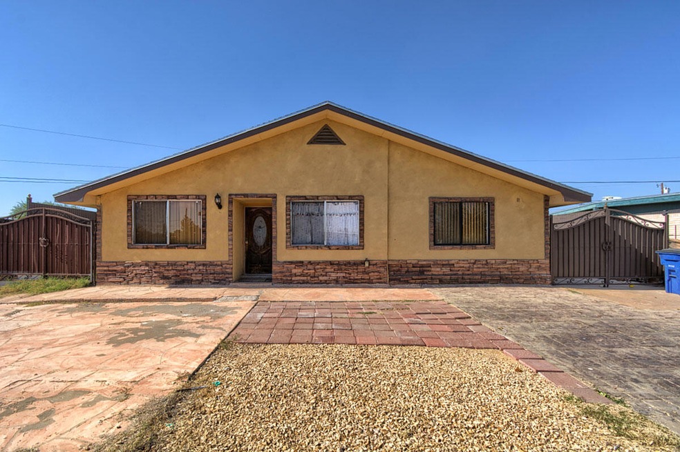 357 Maricela Dr, El Paso, TX 79915 - photo 1