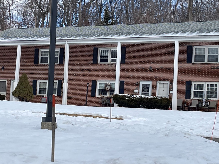 252 S Brooksvale Rd unit 252, Cheshire, CT 06410 - photo 1