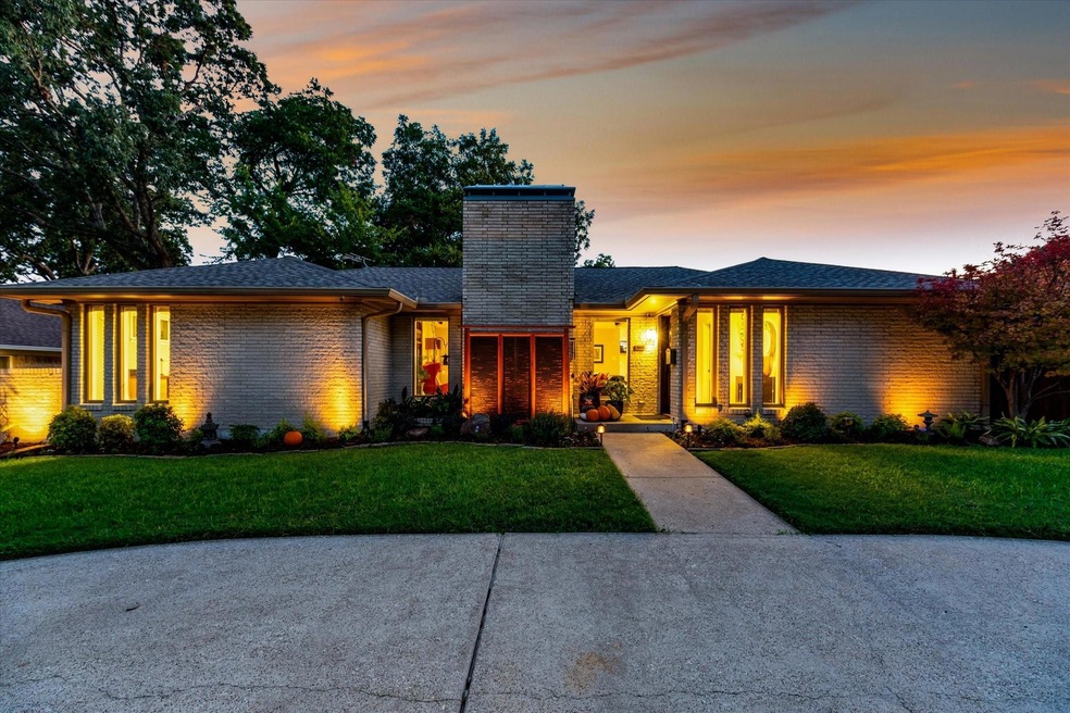 6911 Galemeadow Cir, Dallas, TX 75214 - photo 1