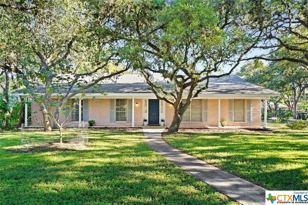 611 Dale St, San Marcos, TX 78666 - photo 1