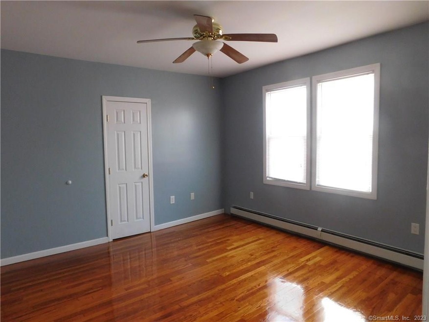 220 Ridgefield Ave unit 1, Bridgeport, CT 06610 - photo 1