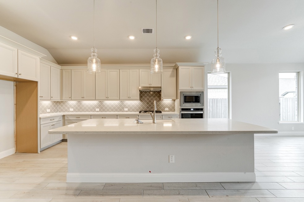 608 Blue Mockingbird Ct, Magnolia, TX 77354 - photo 1